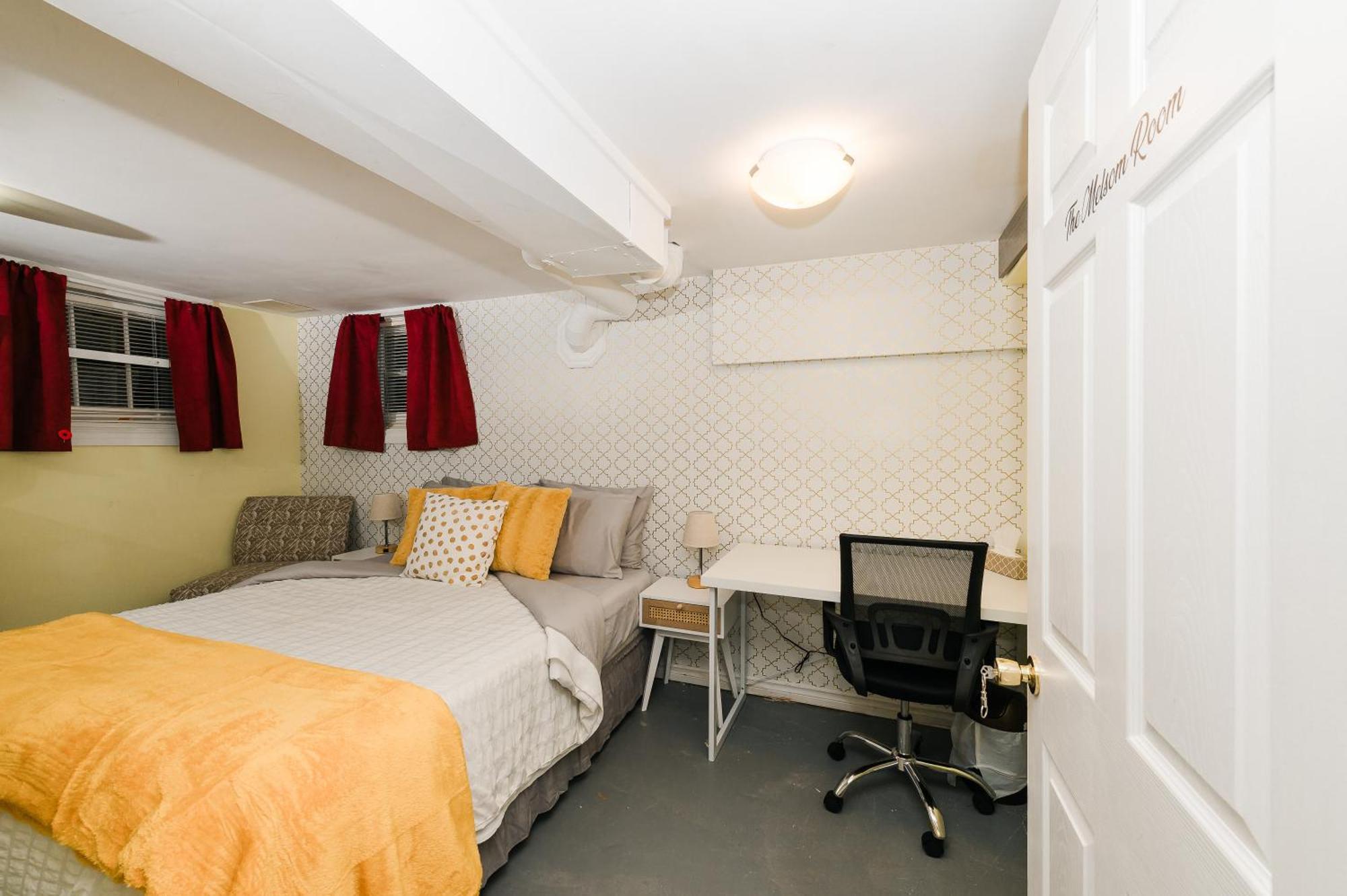 Quaint & Cozy Accommodation Edmonton Exterior foto