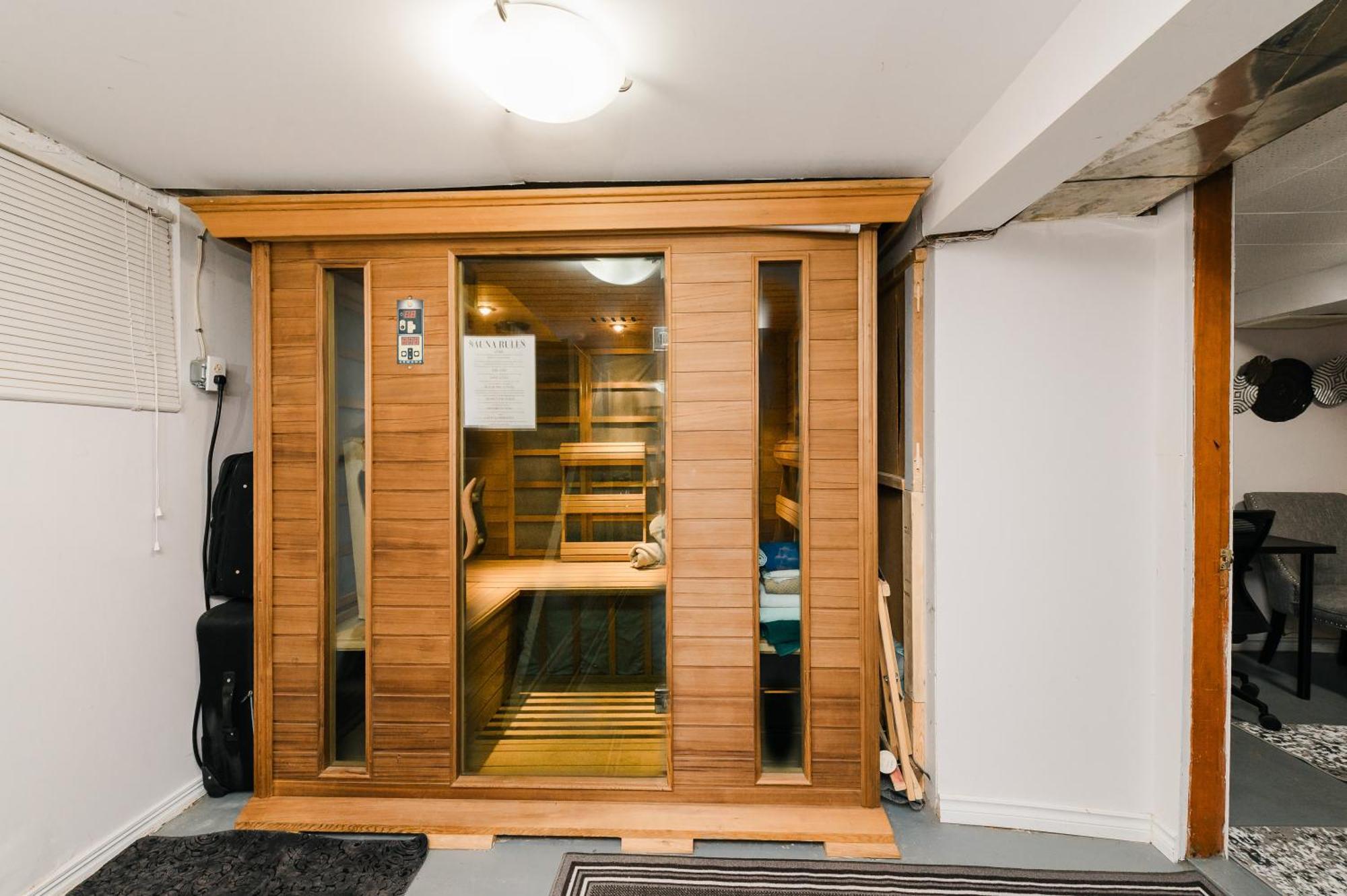 Quaint & Cozy Accommodation Edmonton Exterior foto