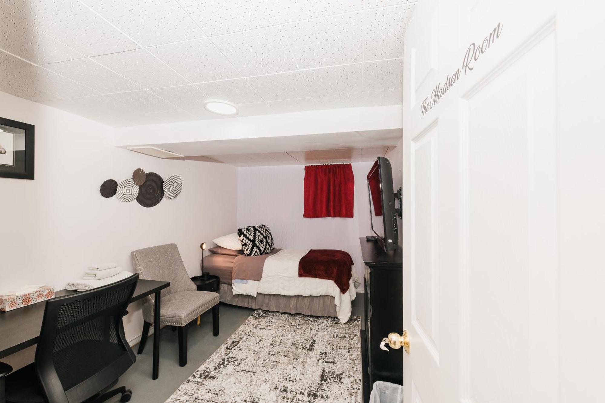 Quaint & Cozy Accommodation Edmonton Exterior foto
